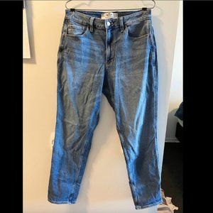 Hollister Curvy High Rise Medium Wash Mom Jeans